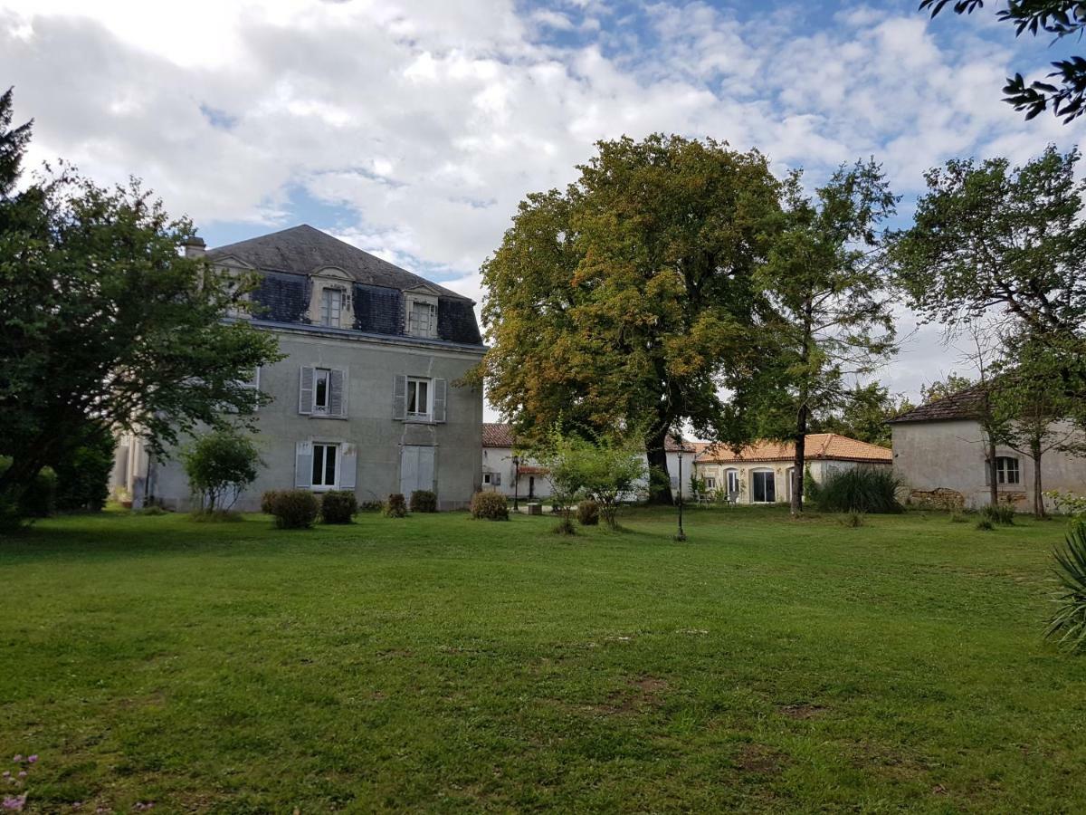 Chateau De Champblanc Cherves-de-Cognac Exterior foto